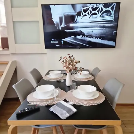 Pomorska 82 Centrum Netflix Lägenhet *