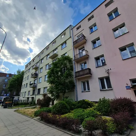 Pomorska 82 Centrum Netflix Lodz (Lodz)