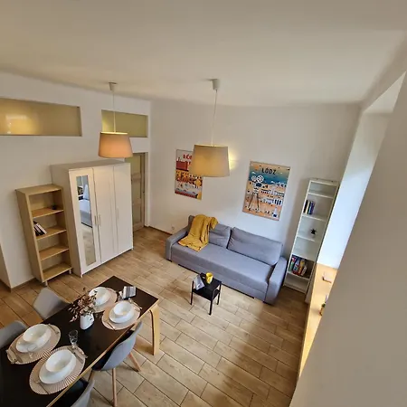 Pomorska 82 Centrum Netflix Lodz (Lodz)